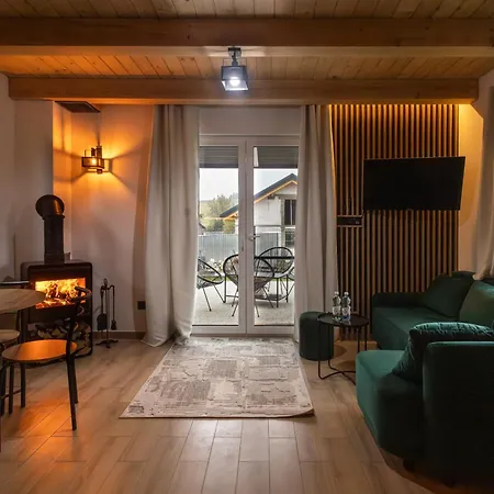 Krynicki Zakatek Wypoczynkowy Caloroczny Holiday home